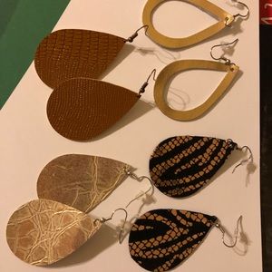 Set of 4 leather teardrop earrings